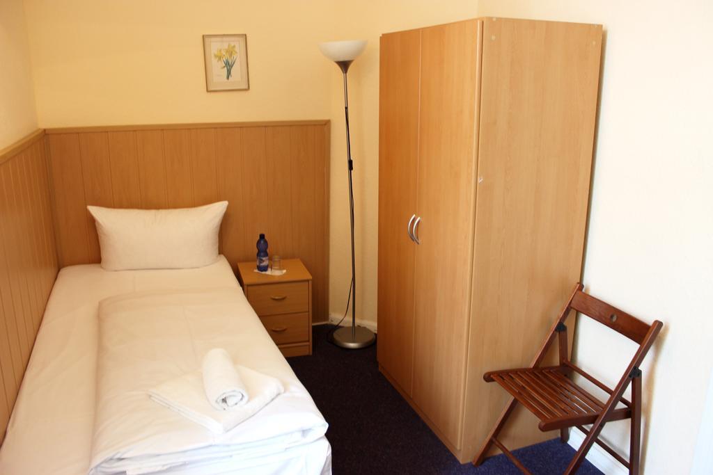 Hotel-Pension Rheingold Am Kurfuerstendamm Berlino Esterno foto