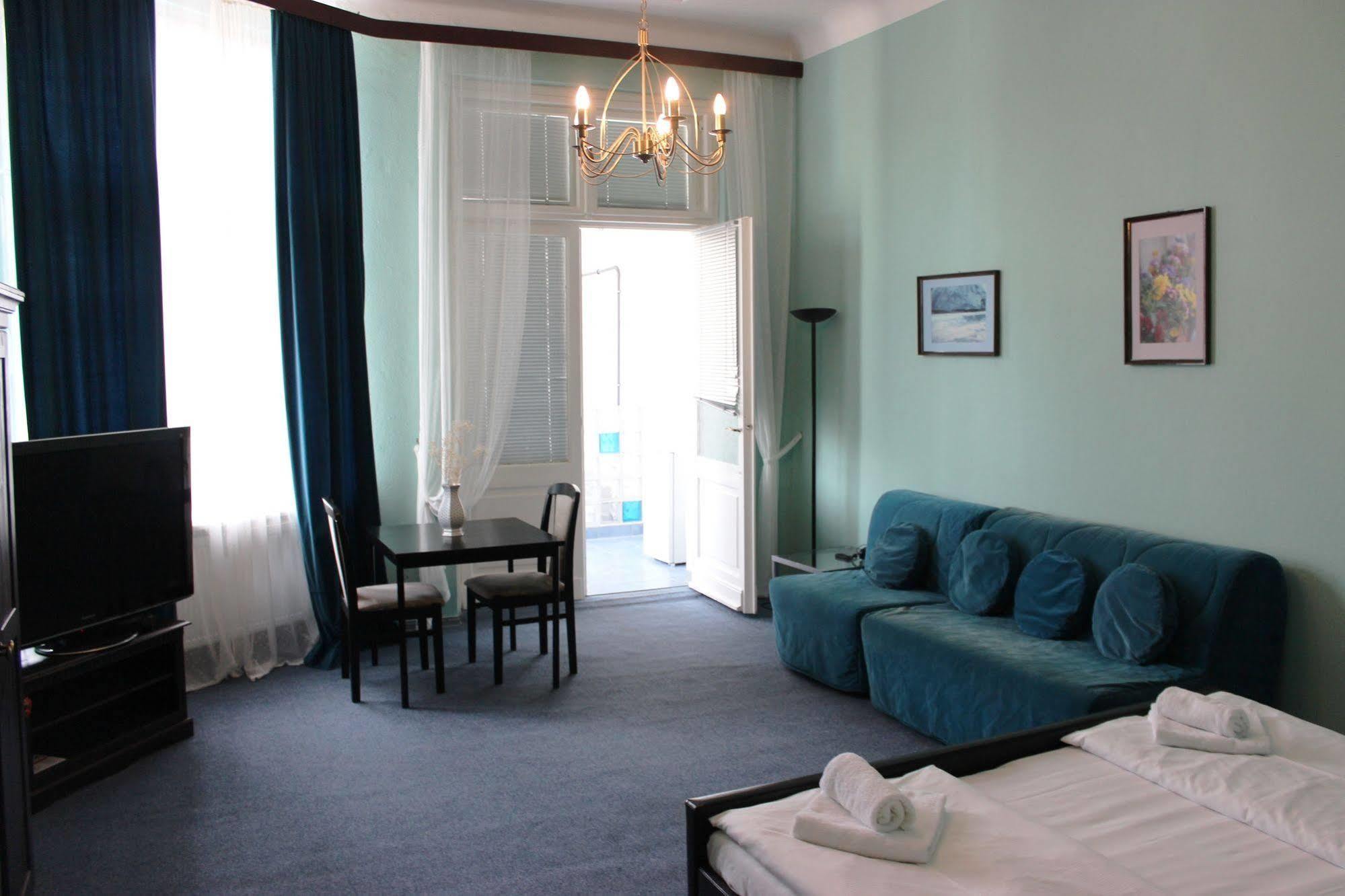 Hotel-Pension Rheingold Am Kurfuerstendamm Berlino Esterno foto