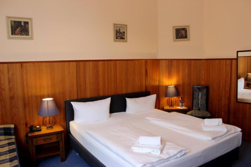 Hotel-Pension Rheingold Am Kurfuerstendamm Berlino Esterno foto