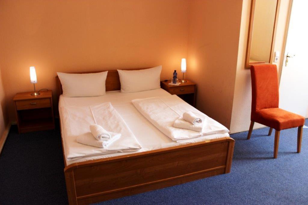 Hotel-Pension Rheingold Am Kurfuerstendamm Berlino Esterno foto